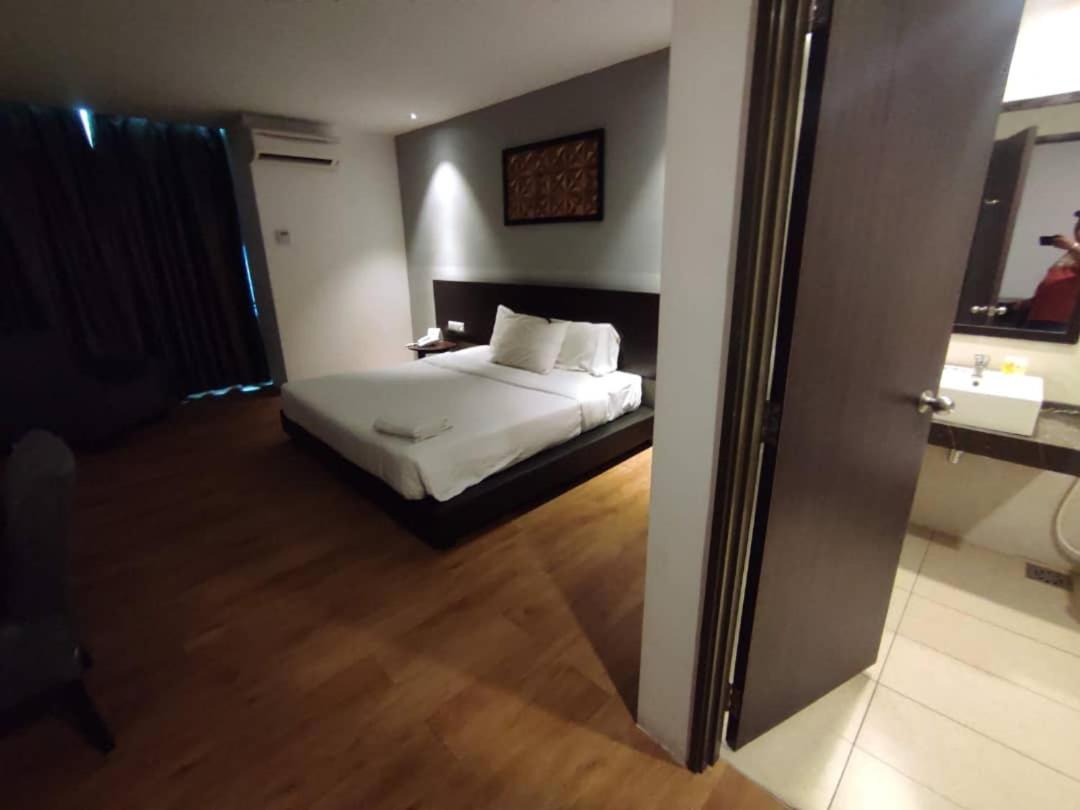 Hotel Cube Signature Куала-Лумпур Экстерьер фото