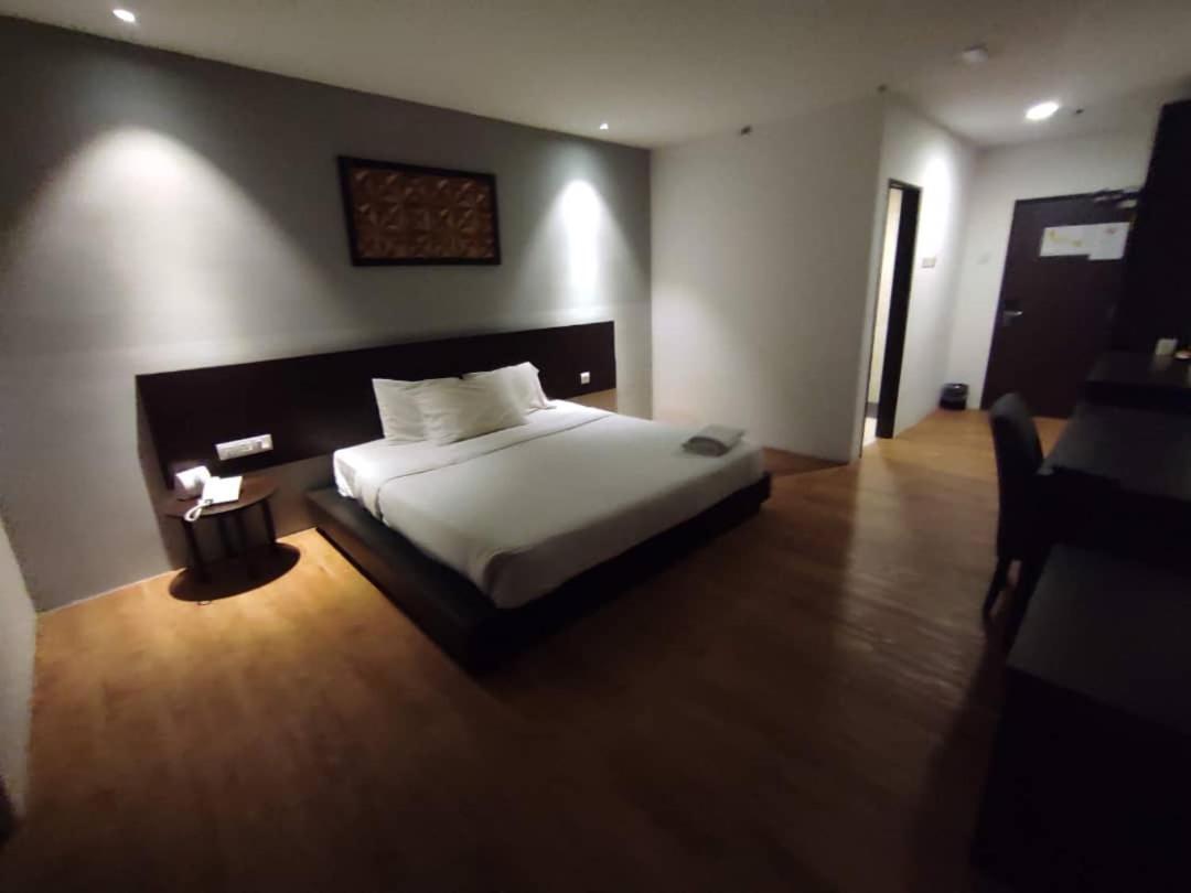 Hotel Cube Signature Куала-Лумпур Экстерьер фото